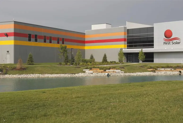 NHÀ MÁY FIRST SOLAR